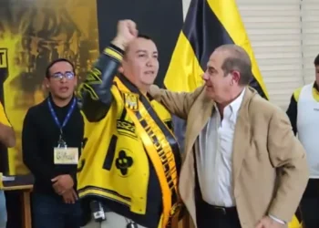 Terrazas asume como presidente en The Strongest