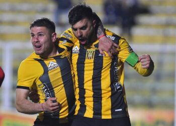 The Strongest gana 2-1 a Wilster y mete presión a Bolívar