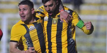 The Strongest gana 2-1 a Wilster y mete presión a Bolívar