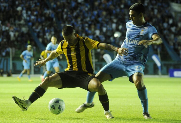 The Strongest golea 4-1 a Blooming con triplete de Triverio