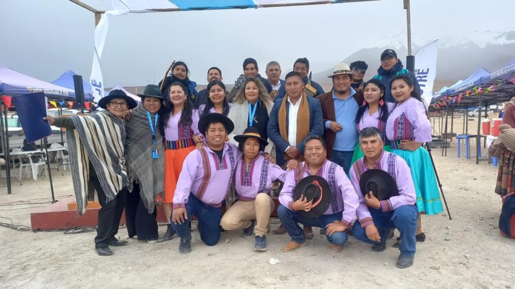 Autoridades de Turco (Bolivia) y Putre (Chile) en una toma de la reunión binacional.