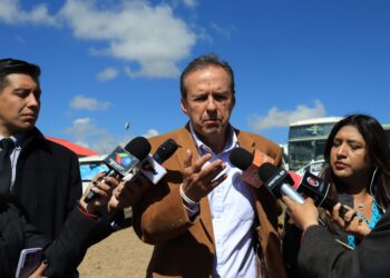Quiroga dice que no pudo reunirse con Camacho por una ‘sorpresiva’ suspensión de visitas