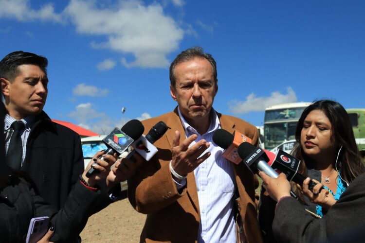 Quiroga dice que no pudo reunirse con Camacho por una ‘sorpresiva’ suspensión de visitas