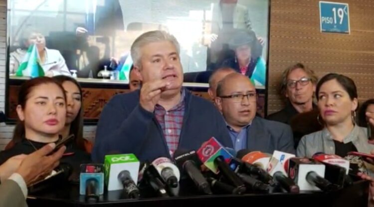 Urquidi a Reyes Villa: Dijo que iba a bajar su candidatura si encuestas no le favorecen