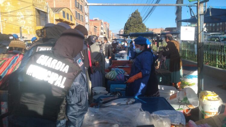 La Alcaldía de El Alto reporta hallazgo de pescados en mal estado y de contrabando