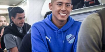 Bolívar se enfrenta a FC Universitario por la semifinal de ida