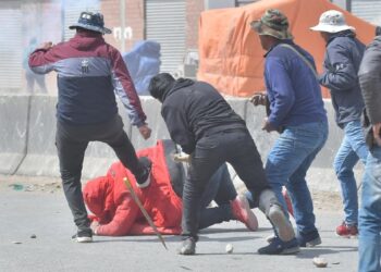 Una persona es agredida brutalmente en Ventilla, El Alto.