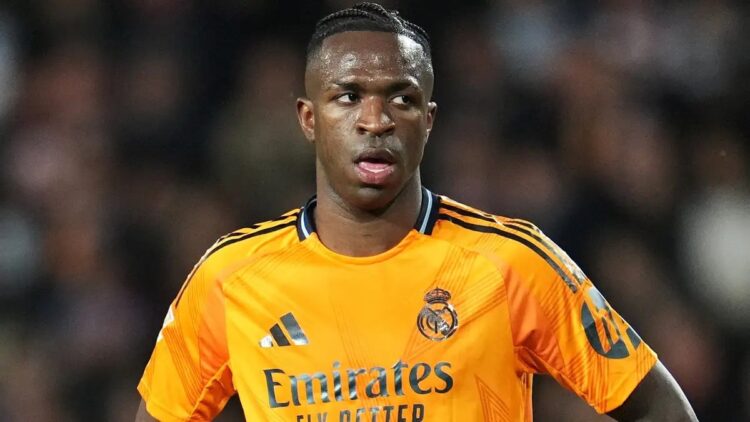 Suspensión de dos partidos a Vinicius tras su expulsión en Valencia
