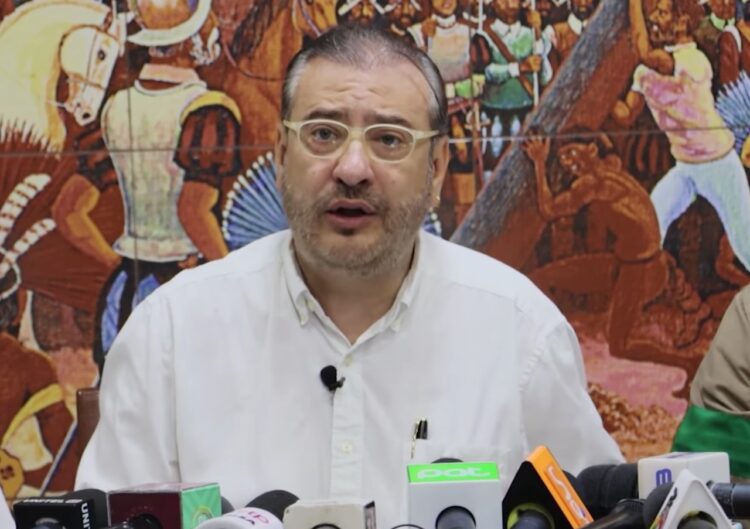 El presidente del comité cruceño, Rómulo Calvo, en conferencia de prensa. Foto: CPSC.
