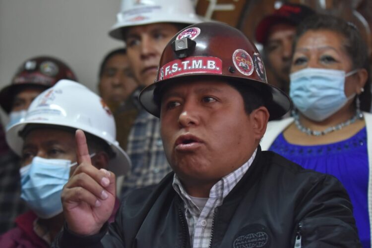 Mineros desconocen a la cúpula de la COB y dan plazo de 24 horas para convocar congreso