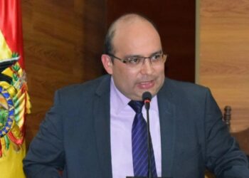 ¿’Golpe’ en el TCP? Paul Franco reclama la presidencia otorgada a Gonzalo Hurtado