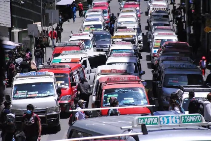 Líneas interciudad bajo observación de la ciudadanía paceña.