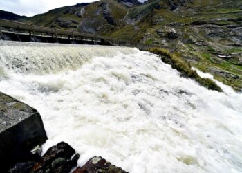 Sube el nivel de almacenamiento de agua en las represas de La Paz y El Alto.
