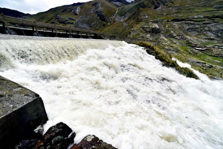 Sube el nivel de almacenamiento de agua en las represas de La Paz y El Alto.