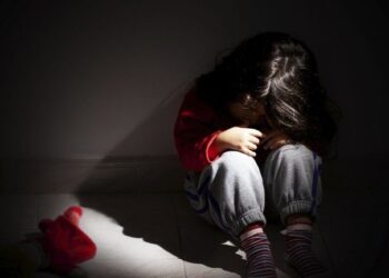 Un hombre dopó a una niña para violarla.