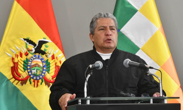 Sobre destitución de comandantes, Novillo dice que declaraciones de Morales son ‘falsas’