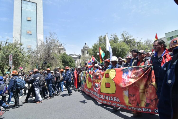 La COB instala una vigilia permanente por leyes pendientes en la Asamblea Legislativa