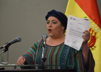 Prada reitera la invitación al diálogo a Evo y denuncia agresiones a periodistas