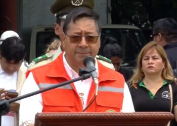 Arce dice que los incendios son provocados y pide mano dura contra los infractores