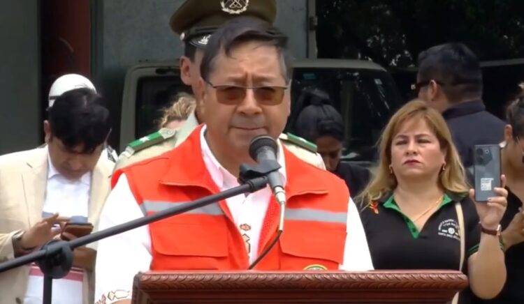 Arce dice que los incendios son provocados y pide mano dura contra los infractores