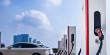 Huawei revoluciona la electromovilidad en Bolivia con cargadores ultra rápidos para vehículos eléctricos