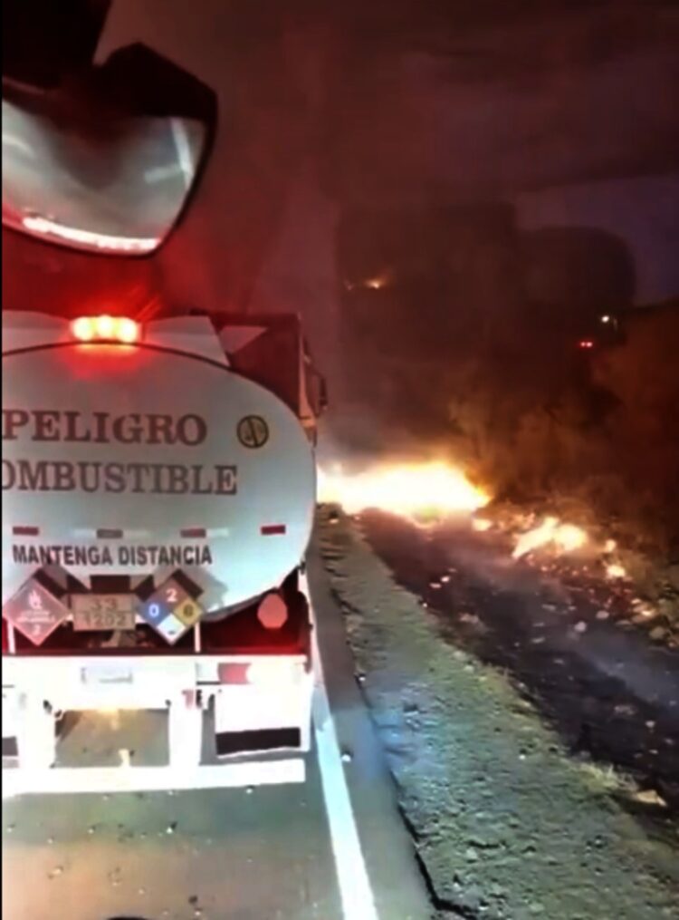 Jiménez advierte ‘riesgo latente’ con cisternas varadas en puntos de bloqueos