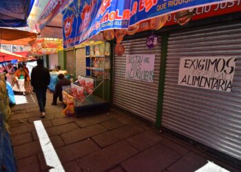 Carniceros de La Paz esperan agotar existencias para sumarse al paro