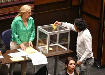 Da inicio a la votación para elegir al Fiscal General; de no lograr los dos tercios deben ir a una segunda