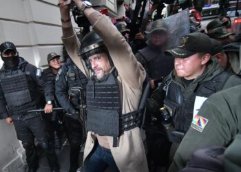 ¿Por qué Camacho llegó a la audiencia con casco? Penitenciarías lo explica