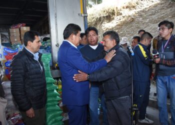 Gobierno envía 8,1 toneladas de ayuda humanitaria a transportistas varados en el bloqueo