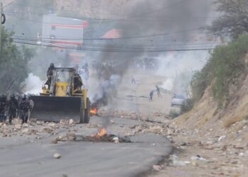 Defensor llama a la Policía, FFAA y al evismo a retirarse de puntos de bloqueo