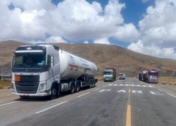 YPFB advierte desabastecimiento de gas en Potosí por bloqueos en carreteras