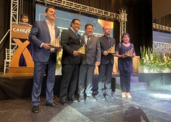 YLB recibe el Premio al Mérito Exportador por la venta de litio