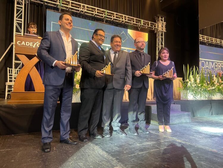 YLB recibe el Premio al Mérito Exportador por la venta de litio