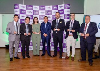 La Bolsa Boliviana de Valores celebra la décimo tercera edición de los Premios Bursátiles reconociendo el dinamismo en el mercado de valores nacional