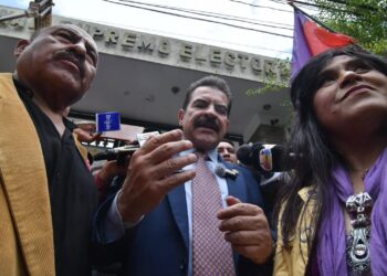 Precandidato aún, Reyes Villa habla como elegido: Vamos a reducir de 17 a 14 ministerios