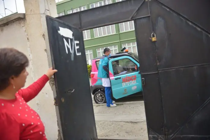 La Alcaldía de La Paz brinda atenciones médicas a domicilio. FOTO: GAMLP