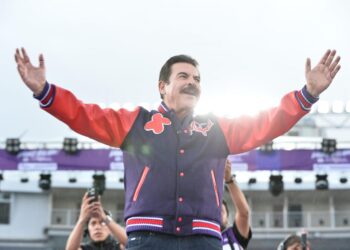 Reyes Villa apunta a ganar elecciones en primera vuelta