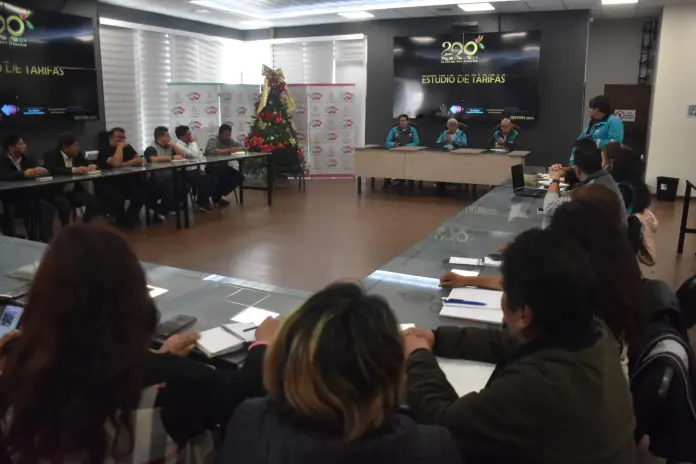 Reunión entre la Alcaldía y dirigentes del transporte.