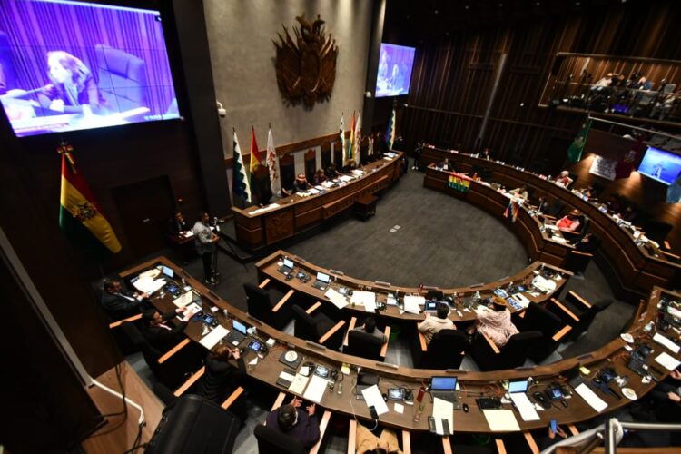 Senado aprueba en su estación en grande la ley de escaños
