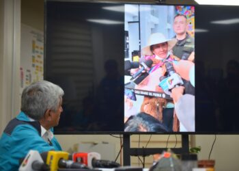Alcaldía otorgará puesto de venta a doña Emilia, agredida por tunas en Achumani