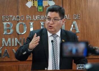 Montenegro dice que informe del FMI sobre devaluar el boliviano está desactualizado
