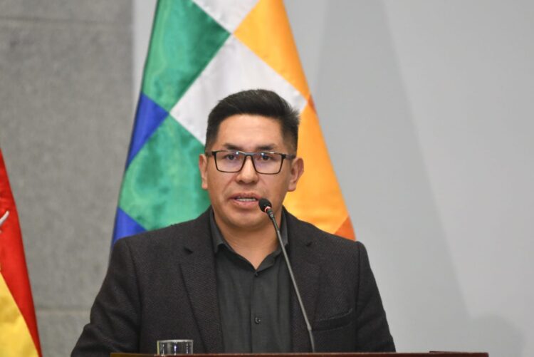 Flamante ministro fue pasante, técnico, jefe de unidad, director y viceministro