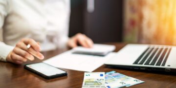 Conozca cómo acceder a su reporte crediticio y evite entrar en mora