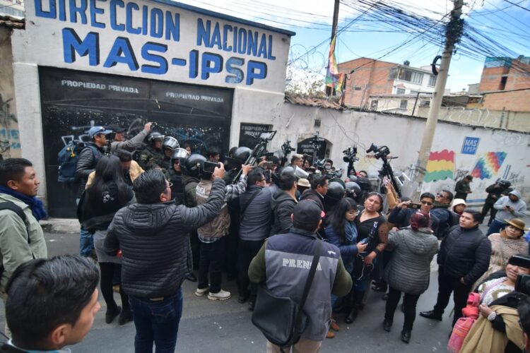 Machaca reitera que sede del MAS intervenida por el arcismo es propiedad privada