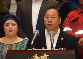Arce critica a precandidatos que reclaman recurrir a créditos y niegan ahora su aprobación
