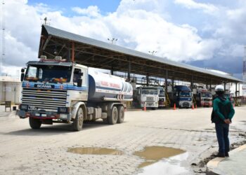 YPFB recibirá casi 70 millones de litros de combustible hasta el viernes