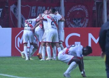 Nacional Potosí hace respetar su casa y vence a Independiente por 2-0