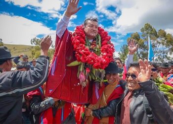 Jhonny Fernández avanza: Firma acuerdos multisectoriales en el altiplano paceño