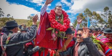 Jhonny Fernández avanza: Firma acuerdos multisectoriales en el altiplano paceño